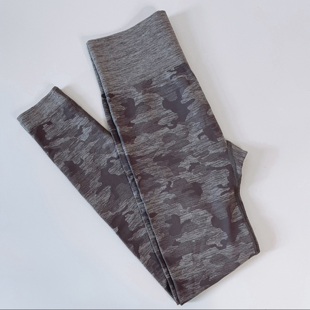 Camo Scrunch Butt Leggings